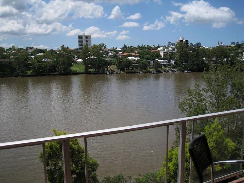 122 Macquarie Street, St Lucia QLD 4067