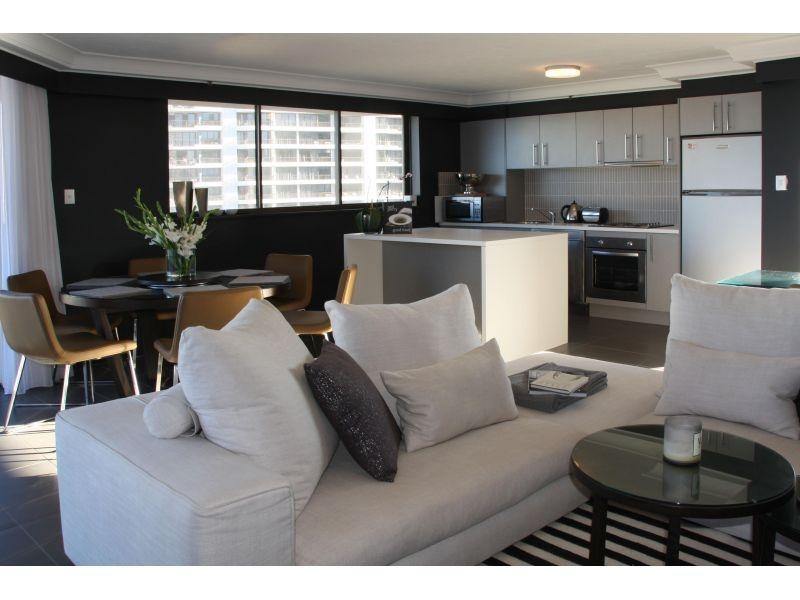 28 Northcliffe Terrace, Surfers Paradise QLD 4217