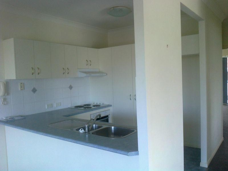 30-36 Burra Street, Chevron Island QLD 4217