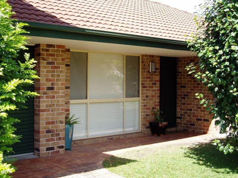 23 Tristan Court, Benowa QLD 4217