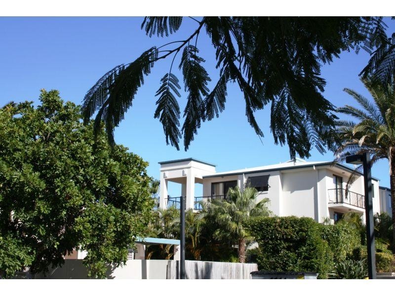 38 Labrador Street, Labrador QLD 4215