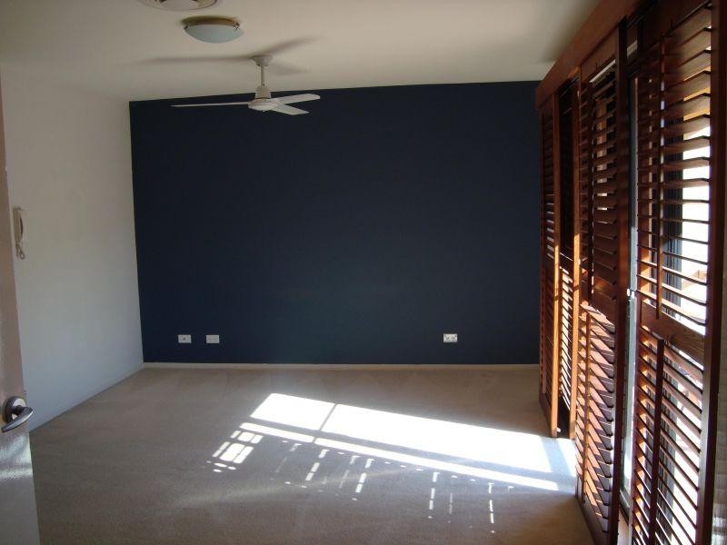 24 Slatyer Avenue, Bundall QLD 4217
