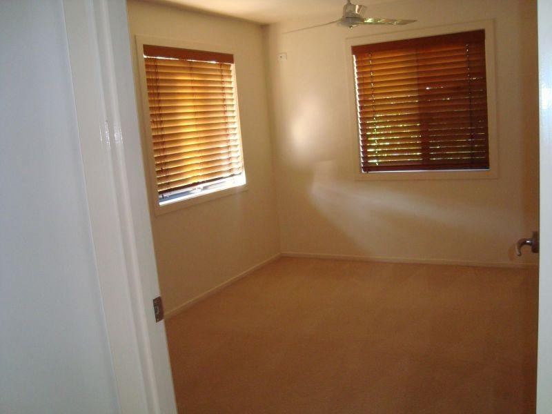 24 Slatyer Avenue, Bundall QLD 4217