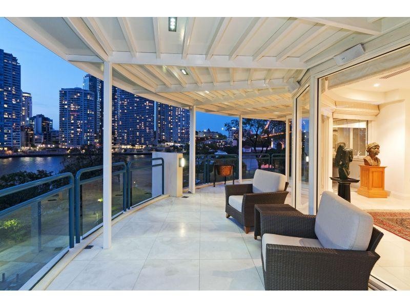 98 Holman Street, Kangaroo Point QLD 4169