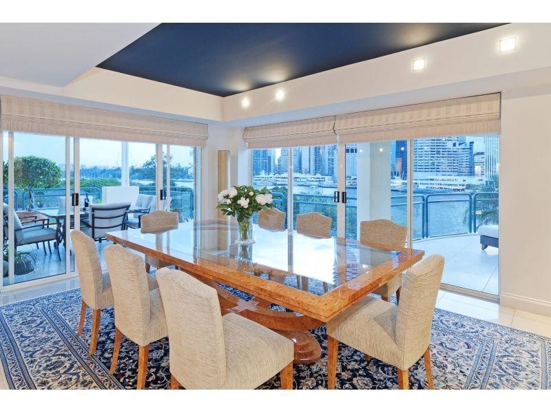 98 Holman Street, Kangaroo Point QLD 4169