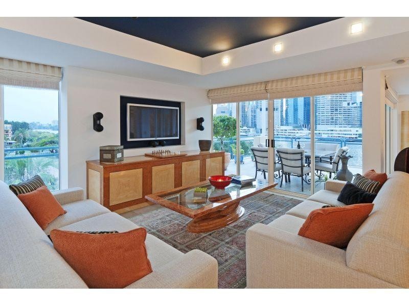 98 Holman Street, Kangaroo Point QLD 4169