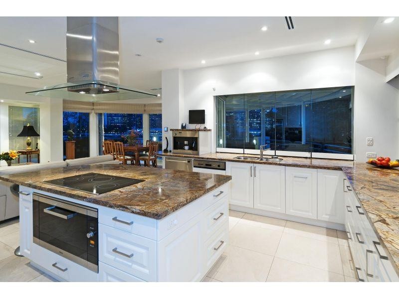 98 Holman Street, Kangaroo Point QLD 4169