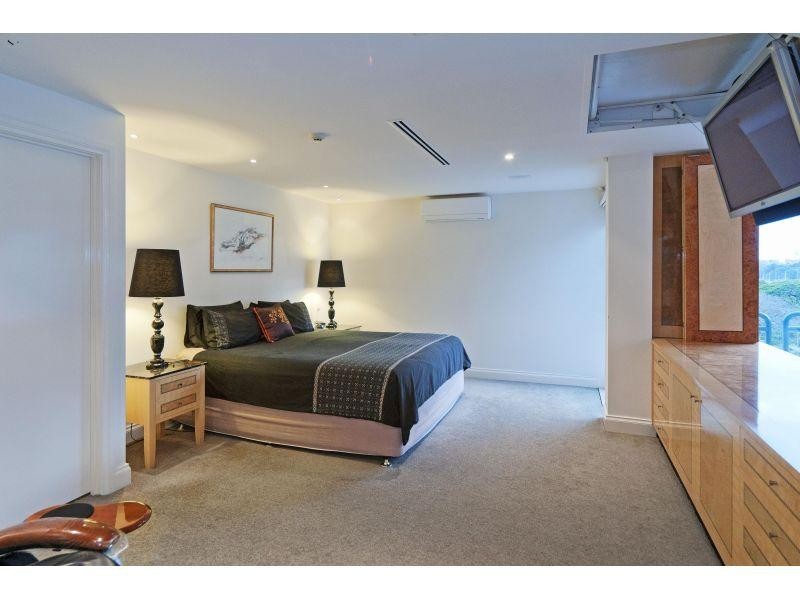 98 Holman Street, Kangaroo Point QLD 4169