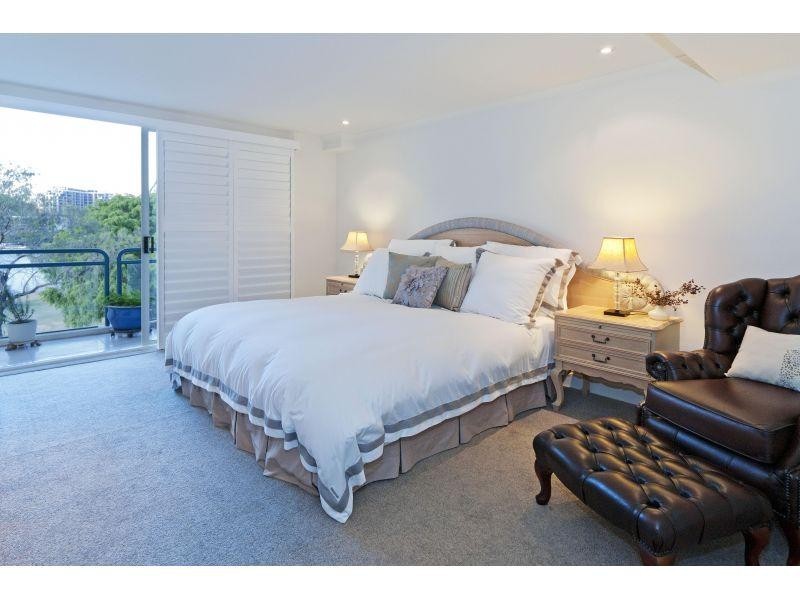 98 Holman Street, Kangaroo Point QLD 4169