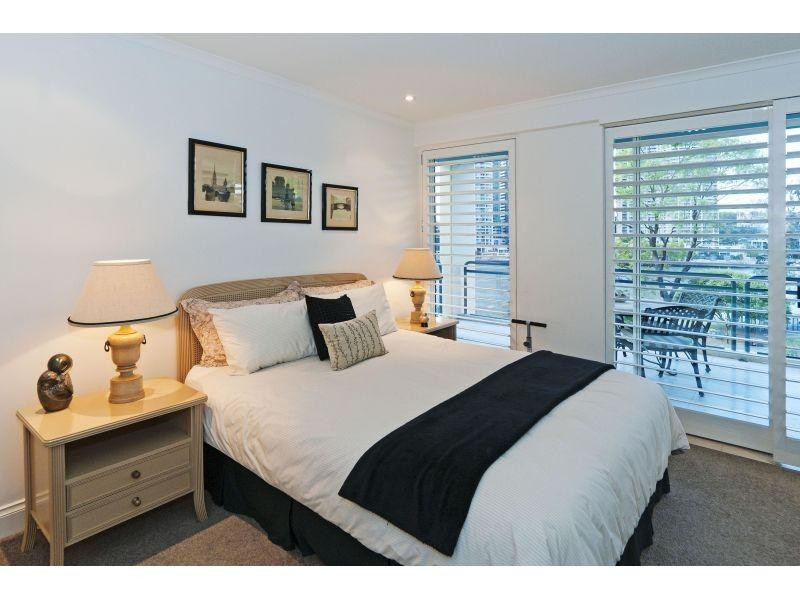 98 Holman Street, Kangaroo Point QLD 4169