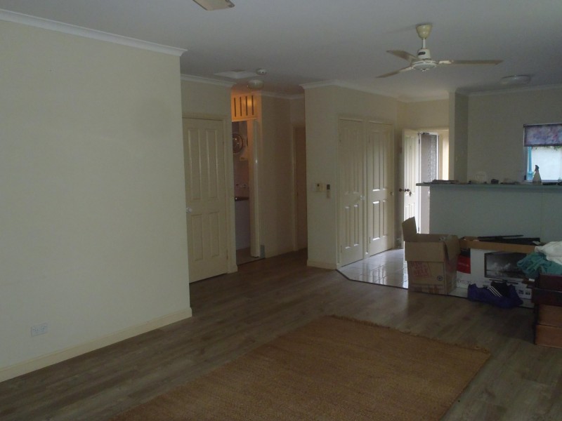 Unit 2/5-15 McGregor Street, Mooroobool QLD 4870