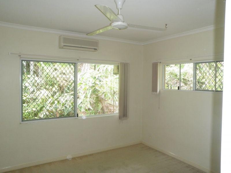2/65  McGregor Street, Mooroobool QLD 4870