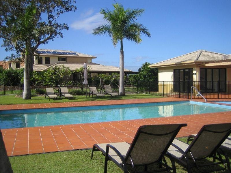 136 Palm Meadows Drive, Carrara QLD 4211