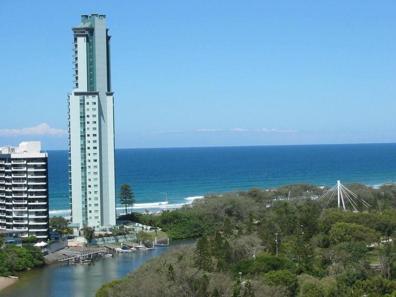 46/3 Tedder Avenue, Main Beach QLD 4217