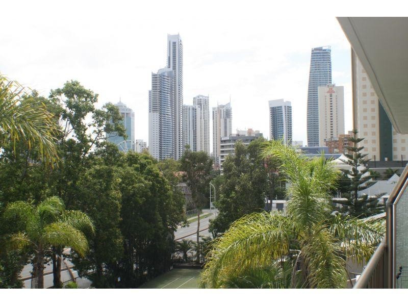 43 Enderley Avenue, Surfers Paradise QLD 4217