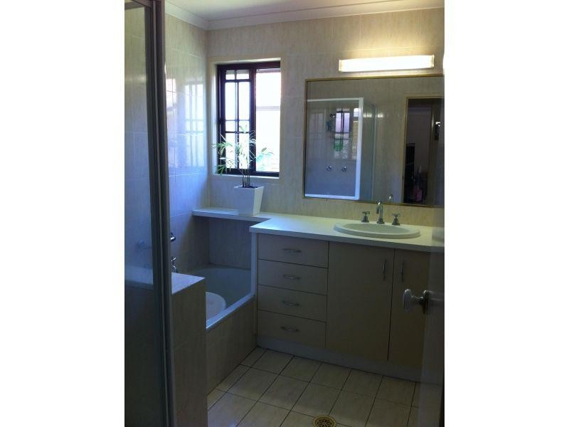 Unit 70/12 Landau Court, Miami QLD 4220
