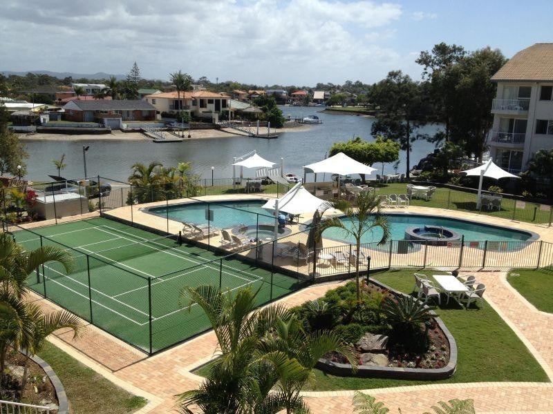 6 Back Street, Biggera Waters QLD 4216