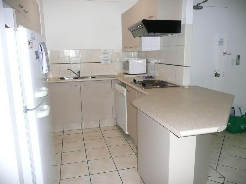 6 Back Street, Biggera Waters QLD 4216