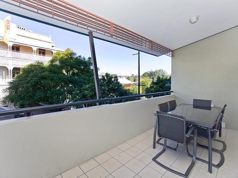9 Sylvan Road, Toowong QLD 4066