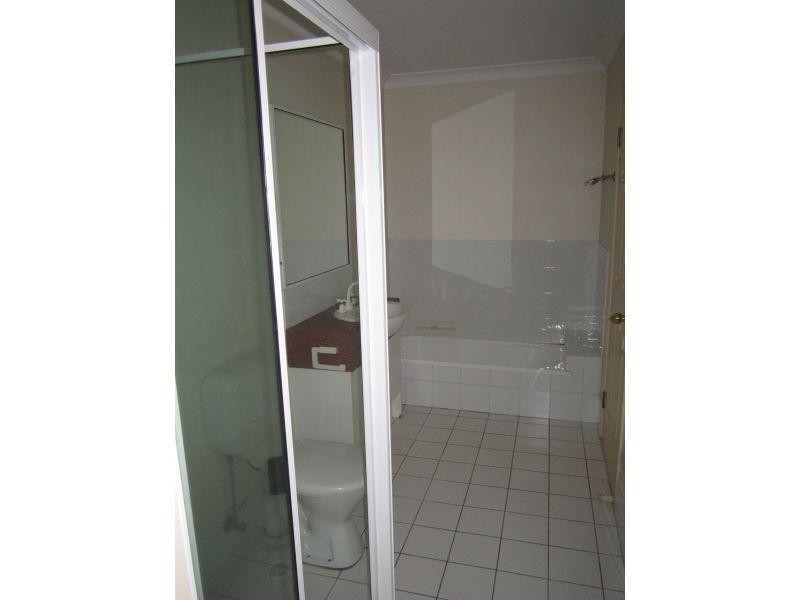 100 Racecourse Road, Bundall QLD 4217