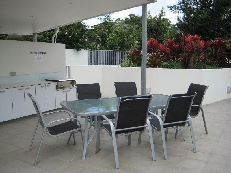 27/15 Walsh Street, Milton QLD 4064