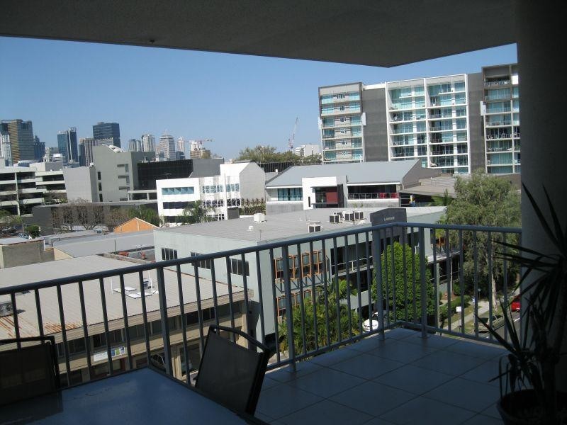 27/15 Walsh Street, Milton QLD 4064