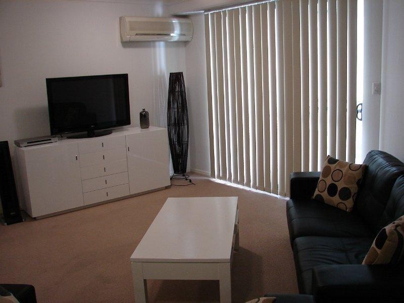 17/6 Fifth Avenue, Burleigh Heads QLD 4220