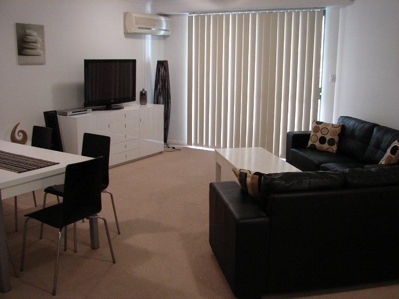 17/6 Fifth Avenue, Burleigh Heads QLD 4220