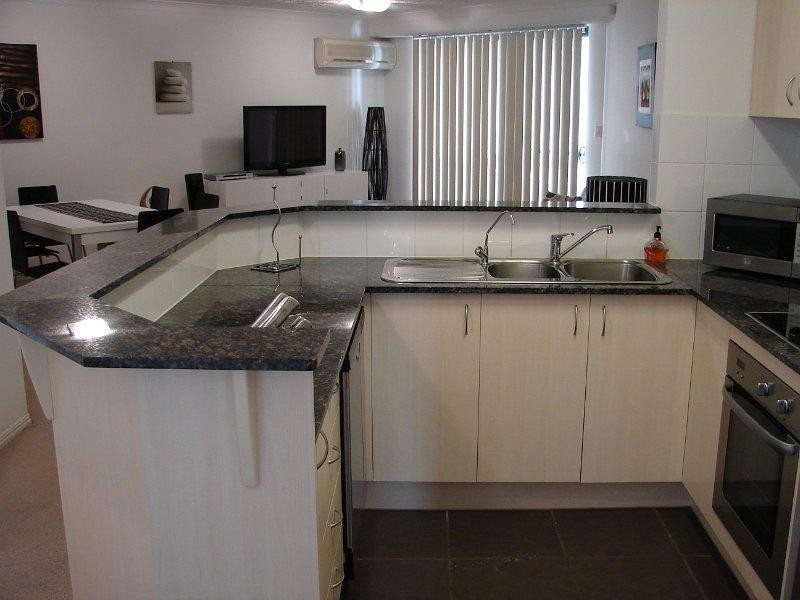 17/6 Fifth Avenue, Burleigh Heads QLD 4220