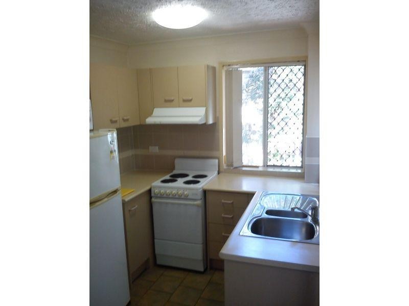 7-9 Illawong Street, Chevron Island QLD 4217