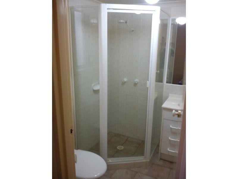 7-9 Illawong Street, Chevron Island QLD 4217