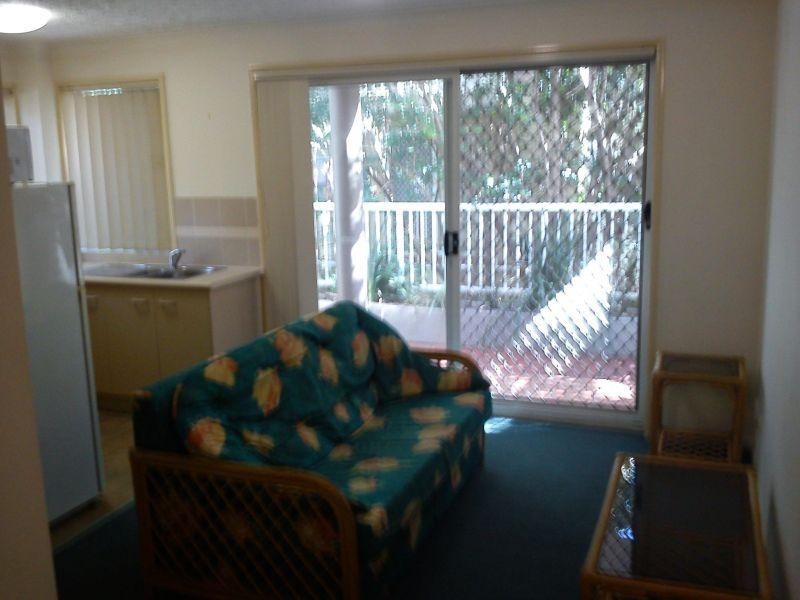 7-9 Illawong Street, Chevron Island QLD 4217