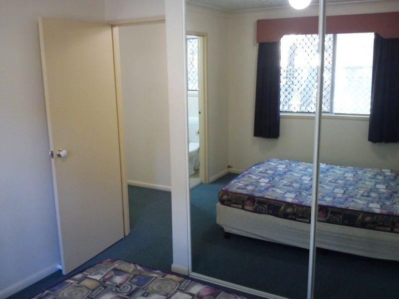 7-9 Illawong Street, Chevron Island QLD 4217