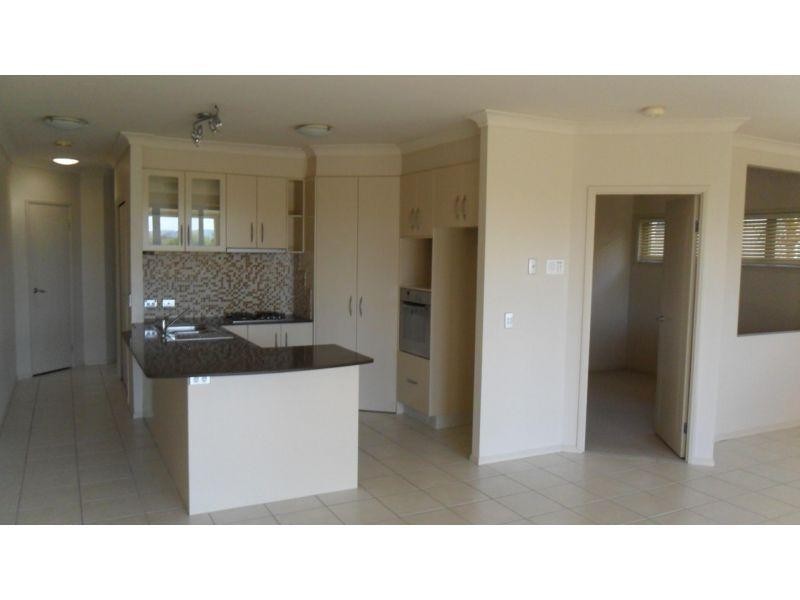1 The Vistas Drive, Carrara QLD 4211