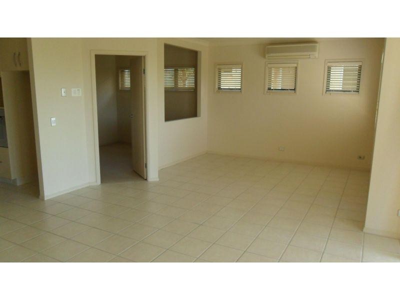 1 The Vistas Drive, Carrara QLD 4211