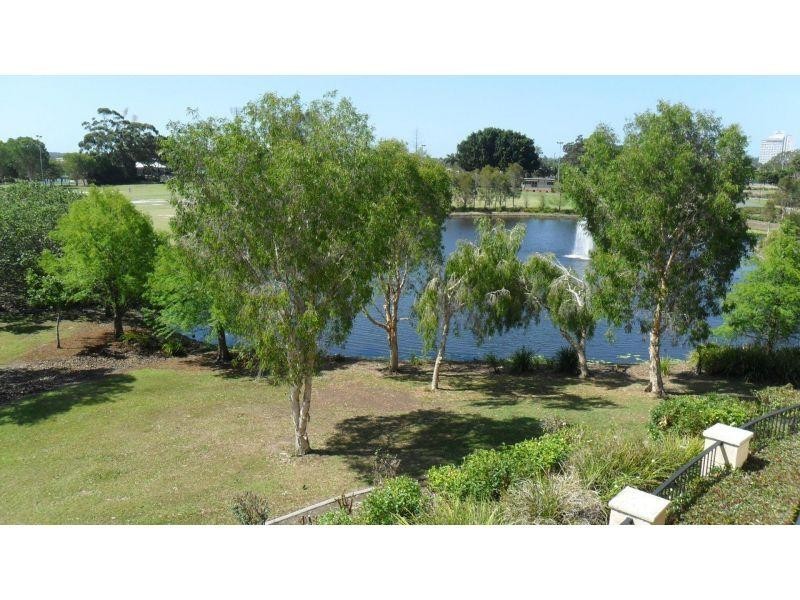1 The Vistas Drive, Carrara QLD 4211