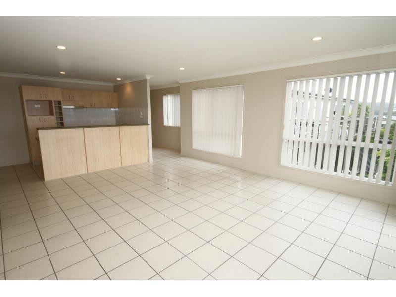 69/1 Sauvignon Parade, Upper Coomera QLD 4209