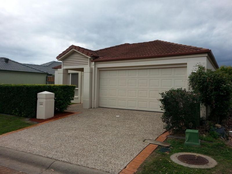 27/2 Concord Circuit, Robina QLD 4226