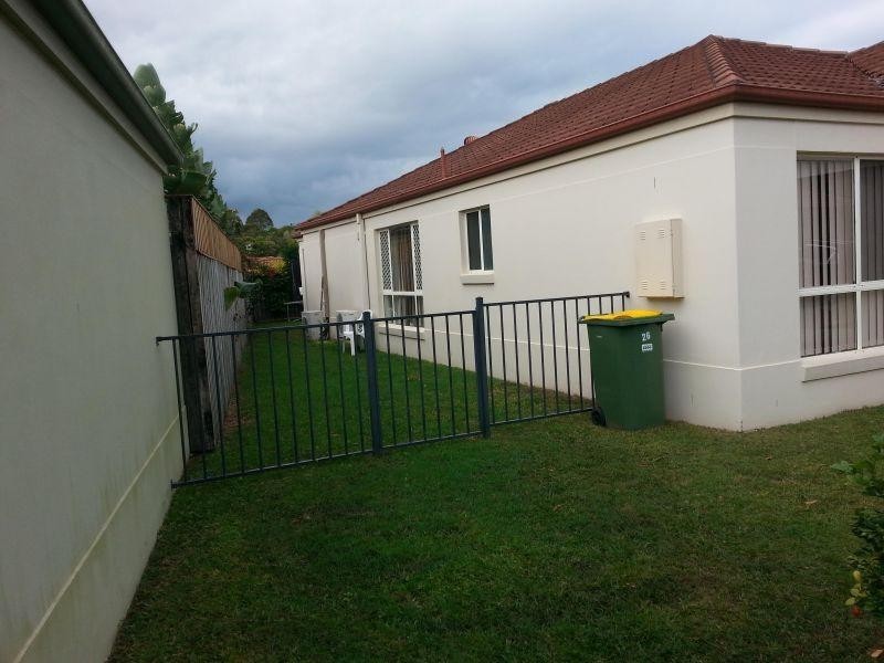 27/2 Concord Circuit, Robina QLD 4226