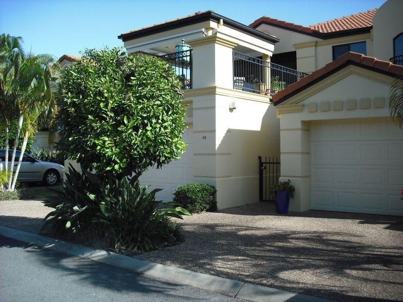 38 Caseys Road, Hope Island QLD 4212
