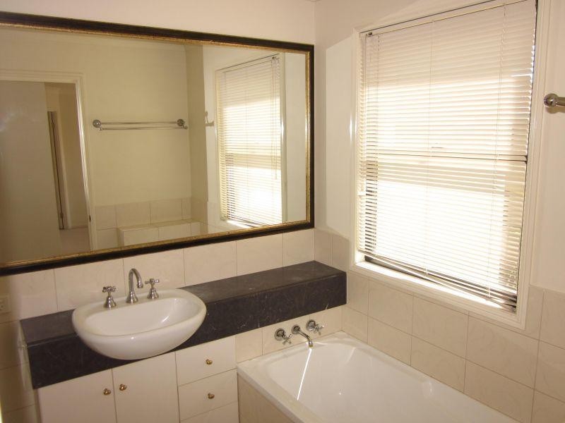 13 Mews WEST/99-101 Heeb Street, Benowa QLD 4217