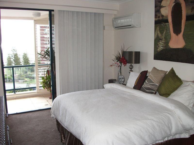 32/22 Montgomery Avenue, Main Beach QLD 4217
