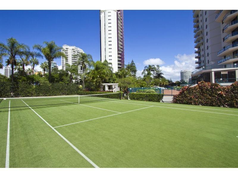 32/22 Montgomery Avenue, Main Beach QLD 4217
