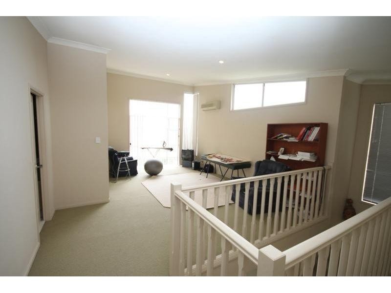 116/1 Sauvignon Parade, Upper Coomera QLD 4209