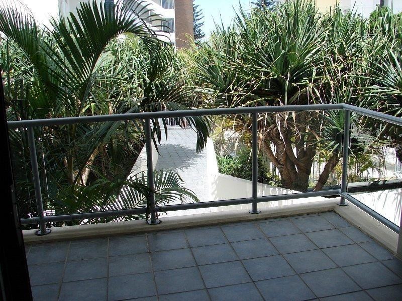 16/6 Fifth Avenue, Burleigh Heads QLD 4220