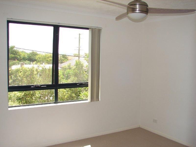 16/6 Fifth Avenue, Burleigh Heads QLD 4220