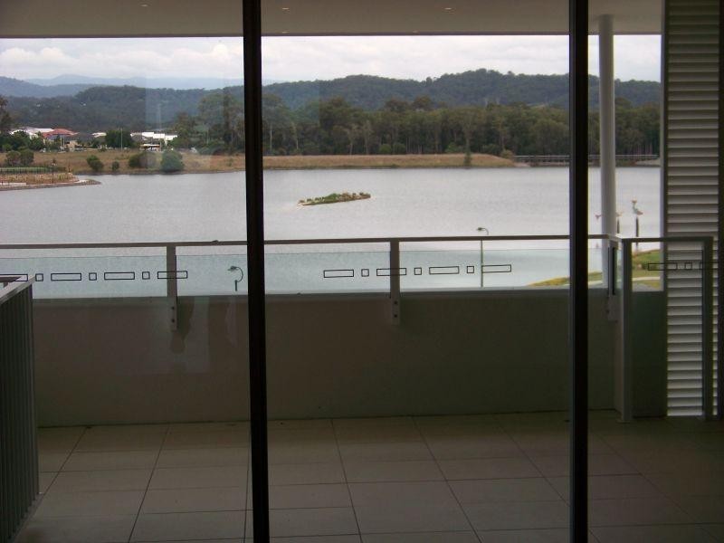 34/1 Lakefront Crescent, Varsity Lakes QLD 4227