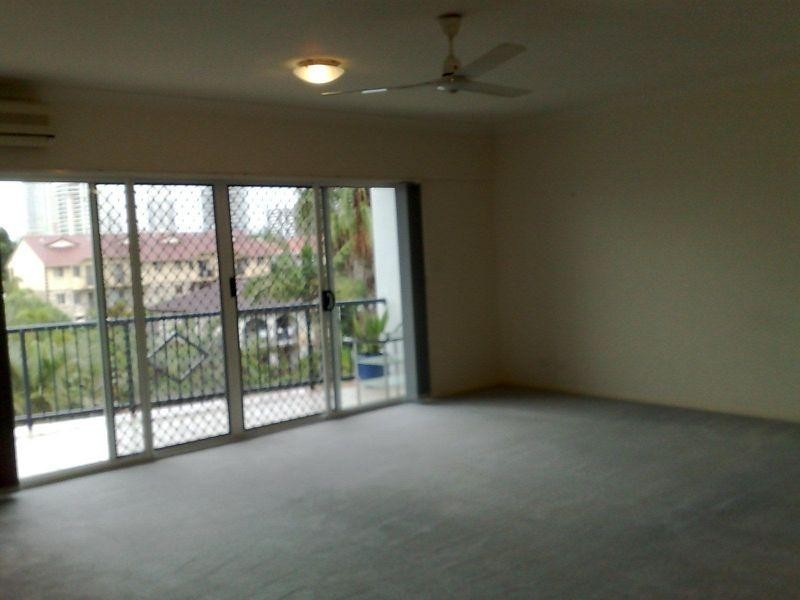 30-36 Burra Street, Chevron Island QLD 4217