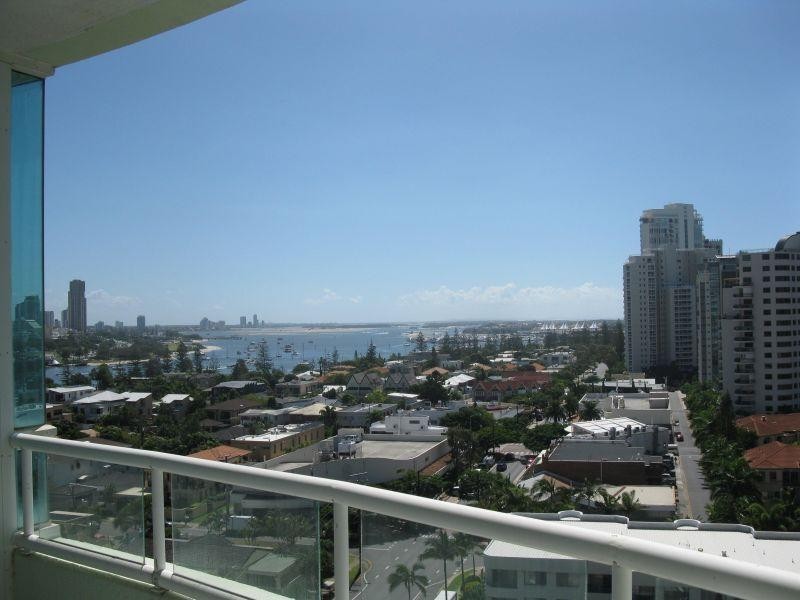 39/3 Tedder Avenue, Main Beach QLD 4217