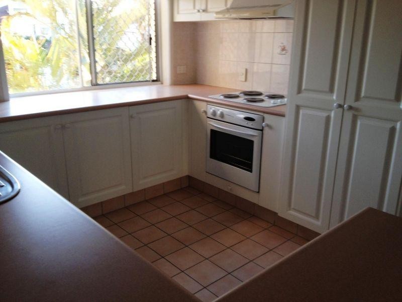 37 Mawarra Street, Chevron Island QLD 4217